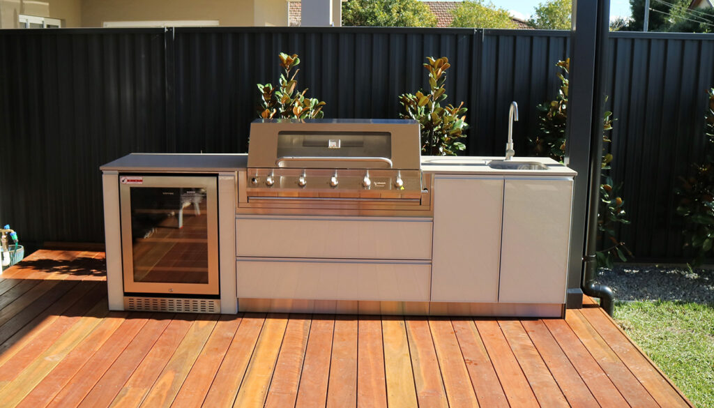 Custom Outdoor Kitchens Lifestyle BBQs   Cabarita 1 1024x585 