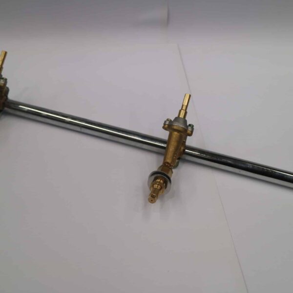 Manifolds with gas valves